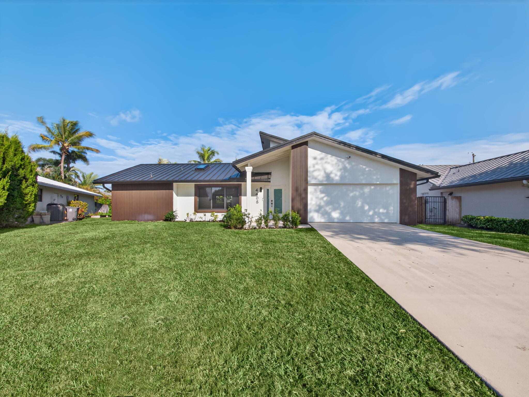 RIVERSIDE PINES - Residential Lease