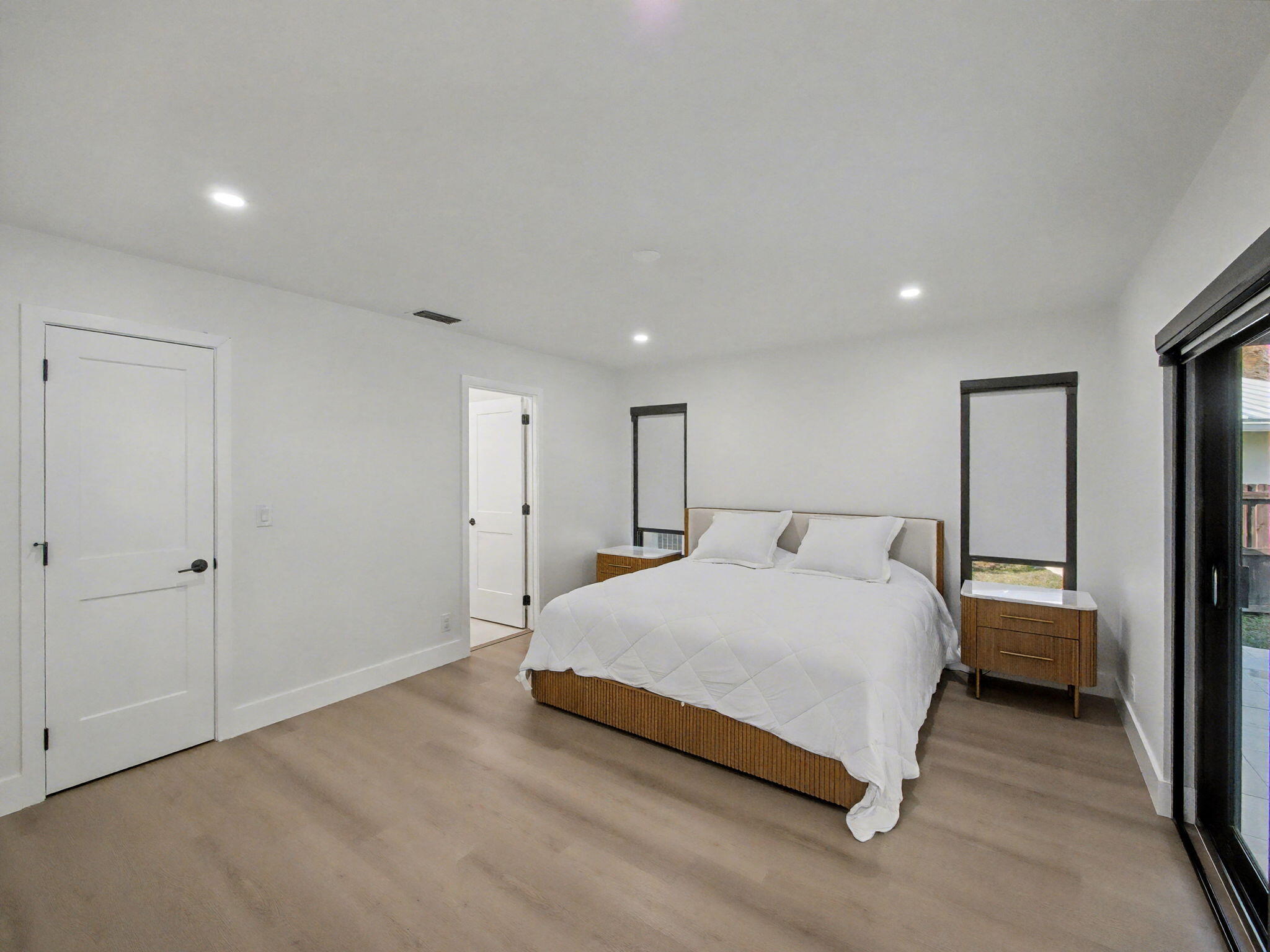 RIVERSIDE PINES - Residential Lease