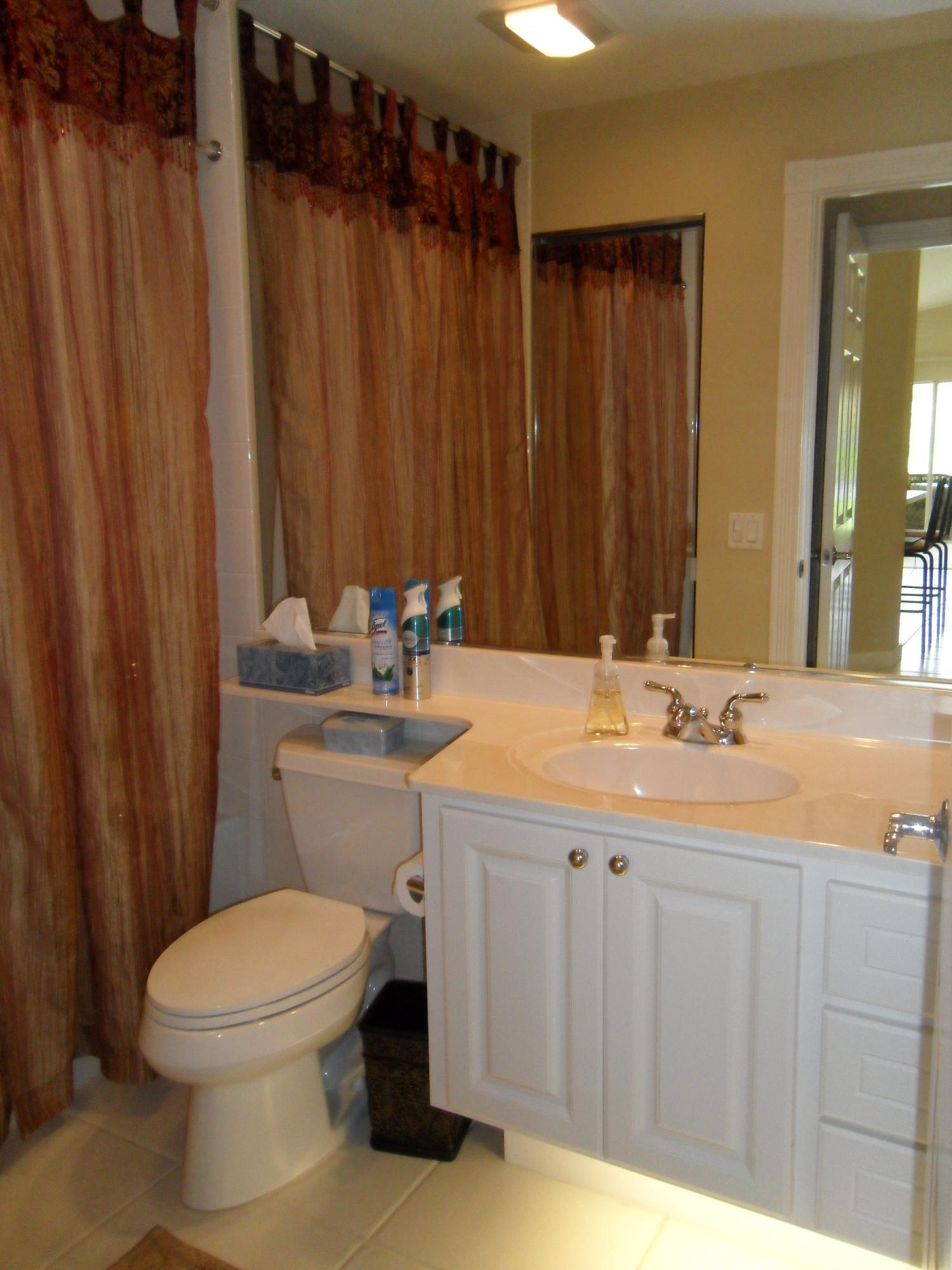 VILLAGEWALK OF WELLINGTON 4 - Residential Lease