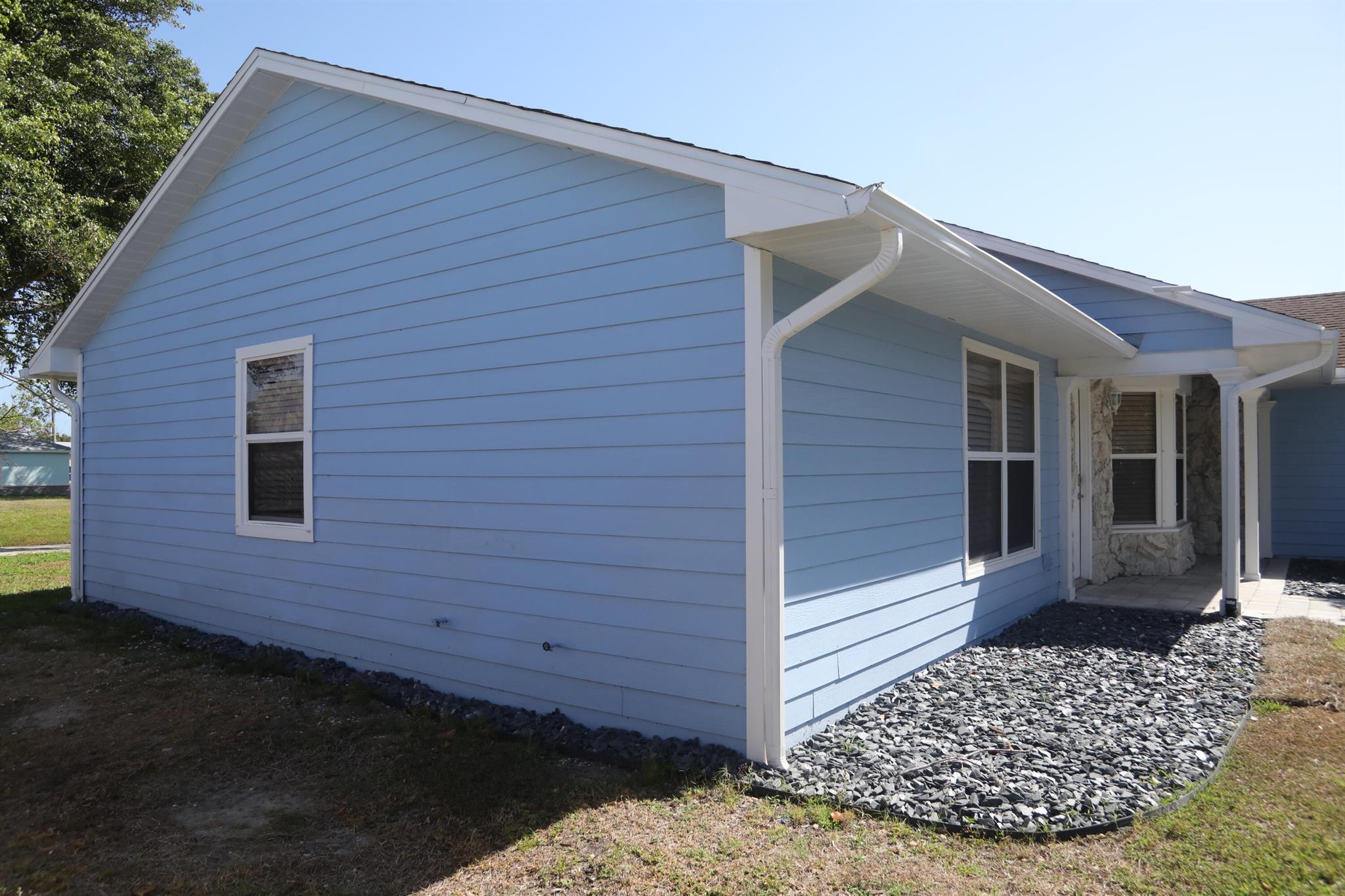2361 SE Master Avenue, Port St Lucie, FL, 34952/$420,000 2 2361 SE Master Avenue