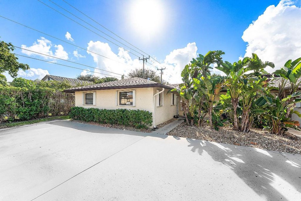 Photo of 500 NE 48th Street, Boca Raton, FL 33431 (MLS # R11156340)
