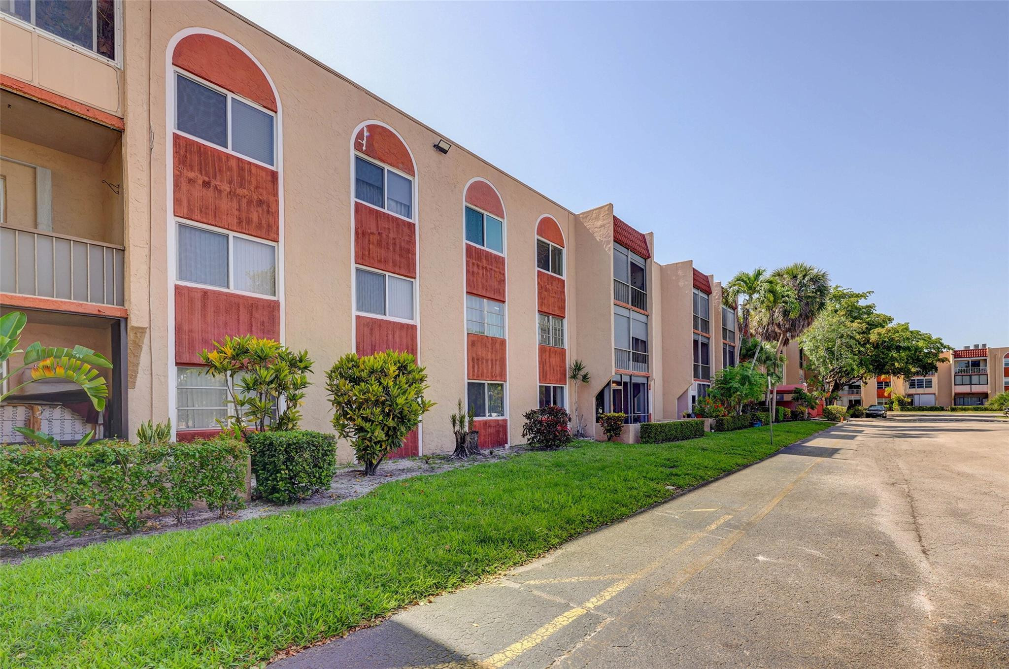 Oakbrook Village - Residential