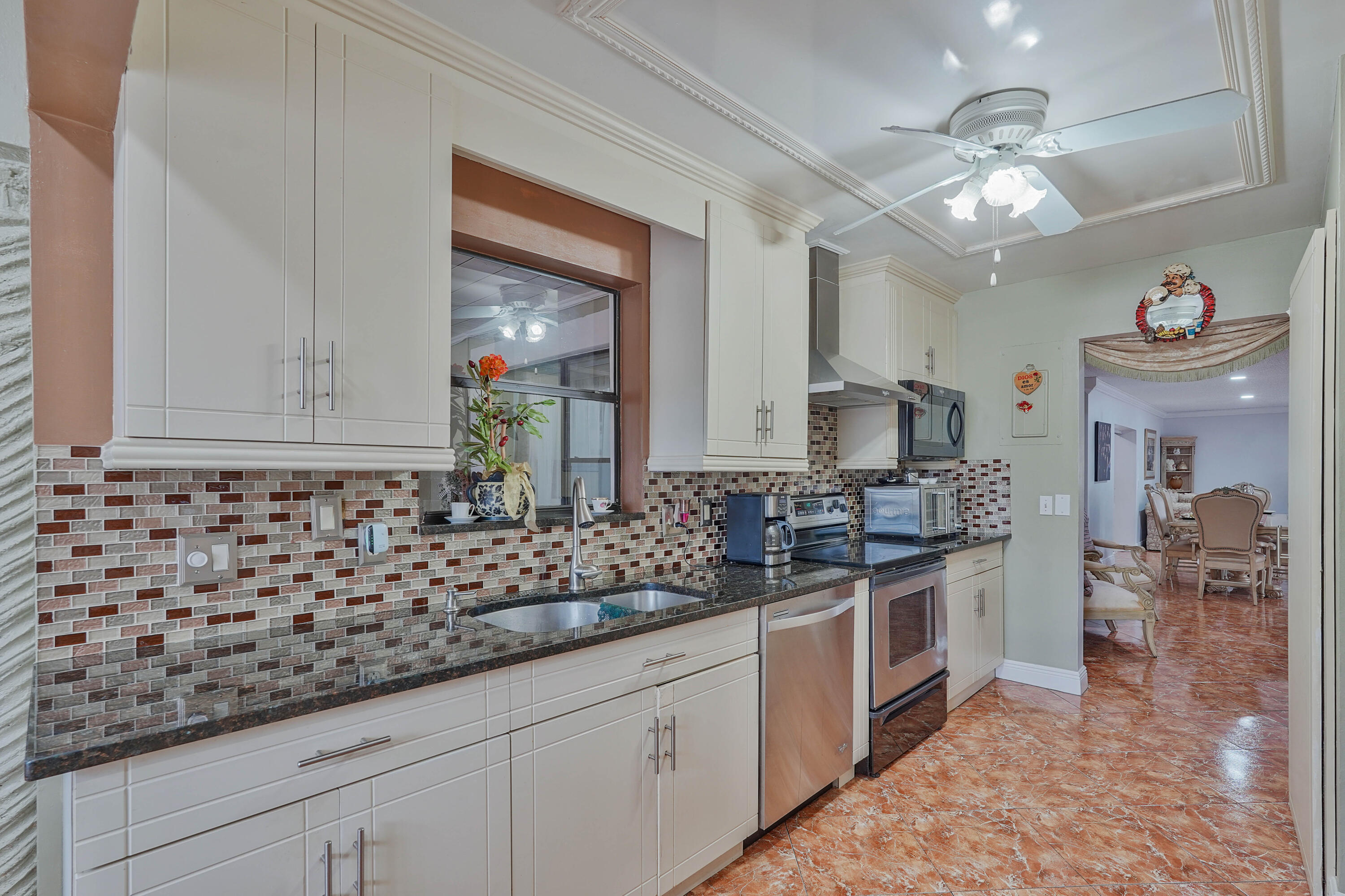 MEED RACQUET CLUB 2 - Residential