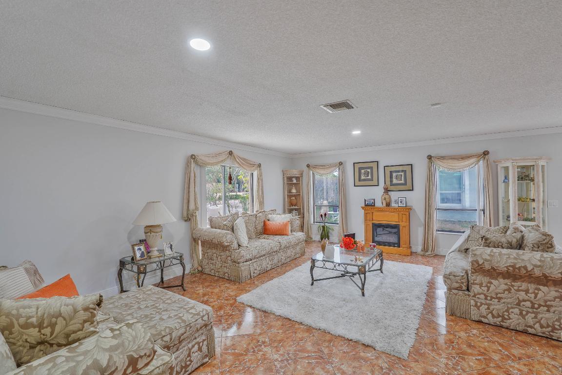 MEED RACQUET CLUB 2 - Residential