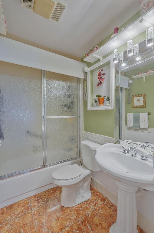 MEED RACQUET CLUB 2 - Residential