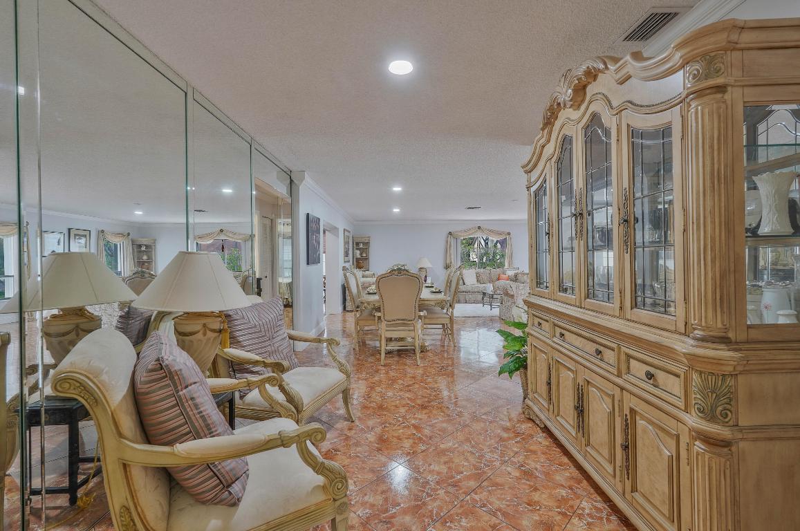 MEED RACQUET CLUB 2 - Residential