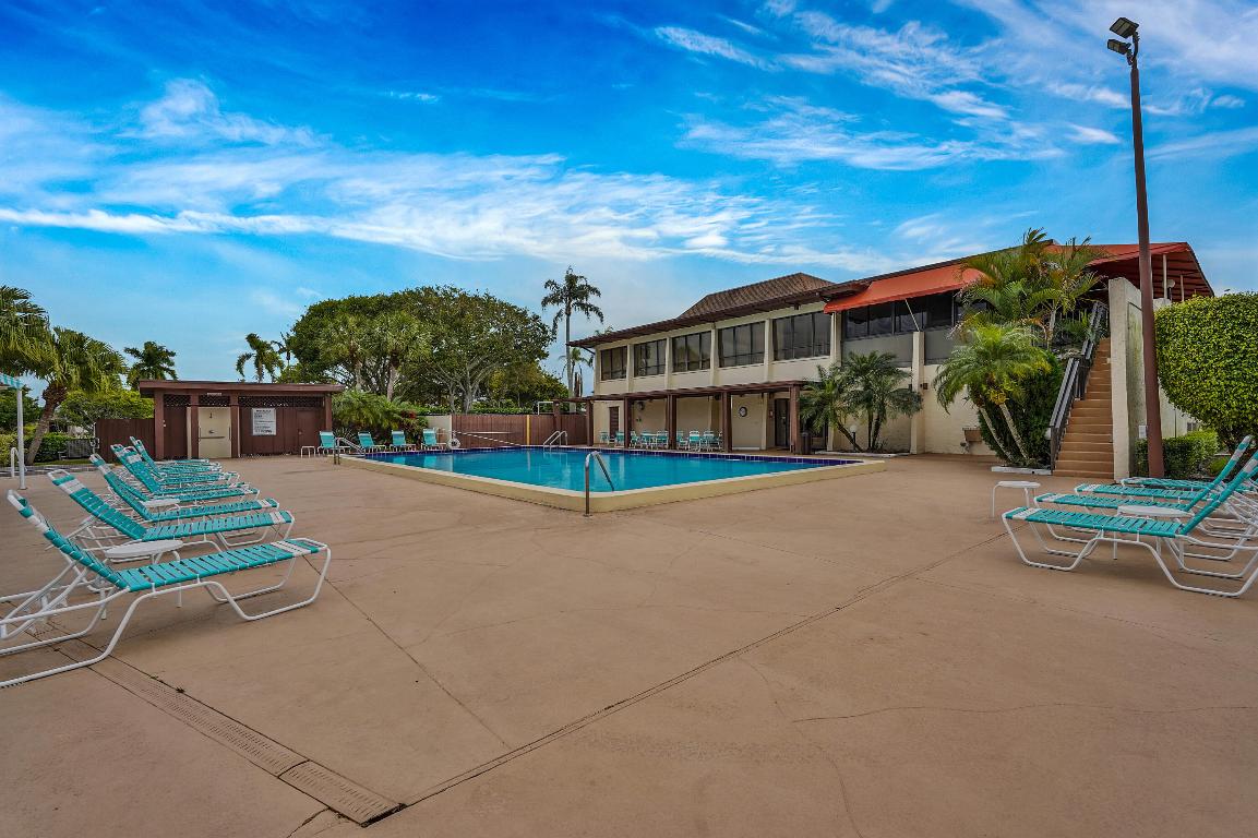 MEED RACQUET CLUB 2 - Residential