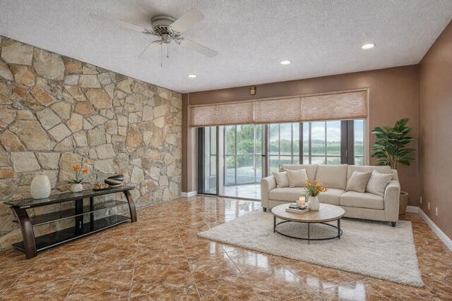 MEED RACQUET CLUB 2 - Residential