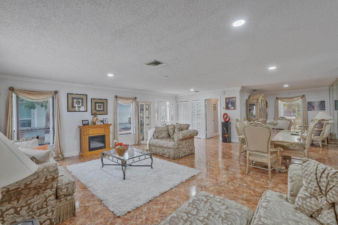 MEED RACQUET CLUB 2 - Residential