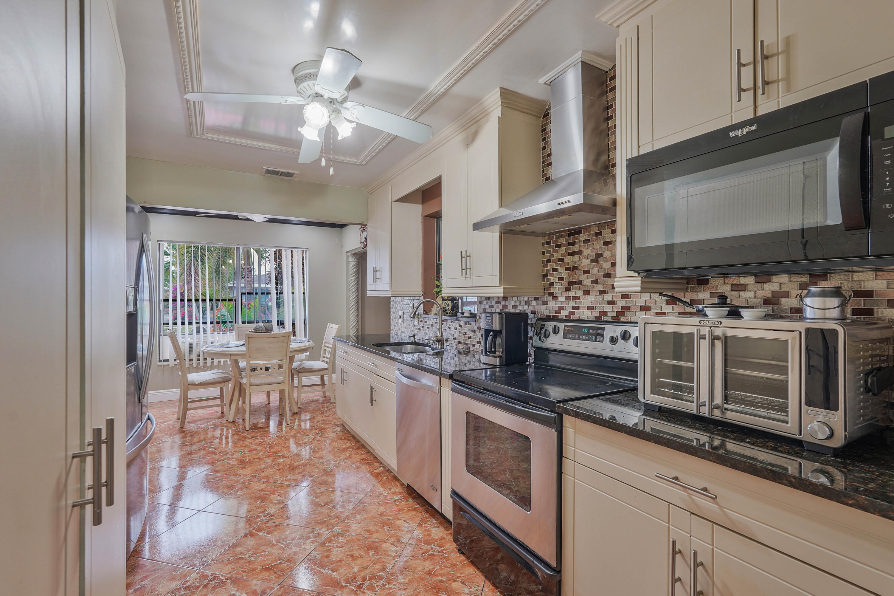 MEED RACQUET CLUB 2 - Residential