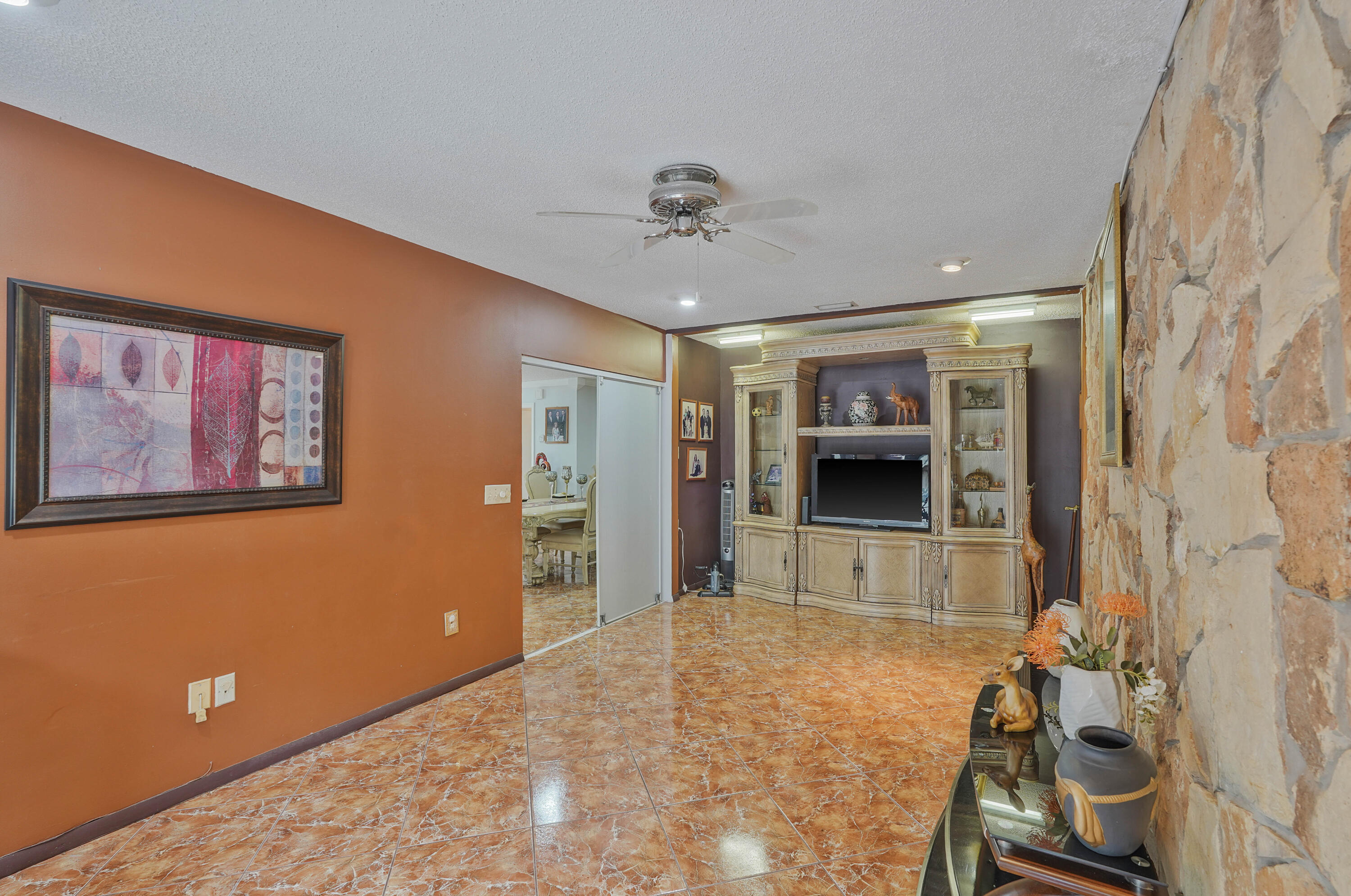 MEED RACQUET CLUB 2 - Residential