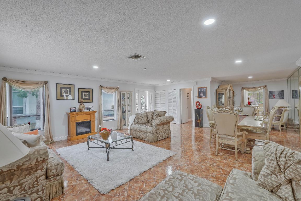 MEED RACQUET CLUB 2 - Residential