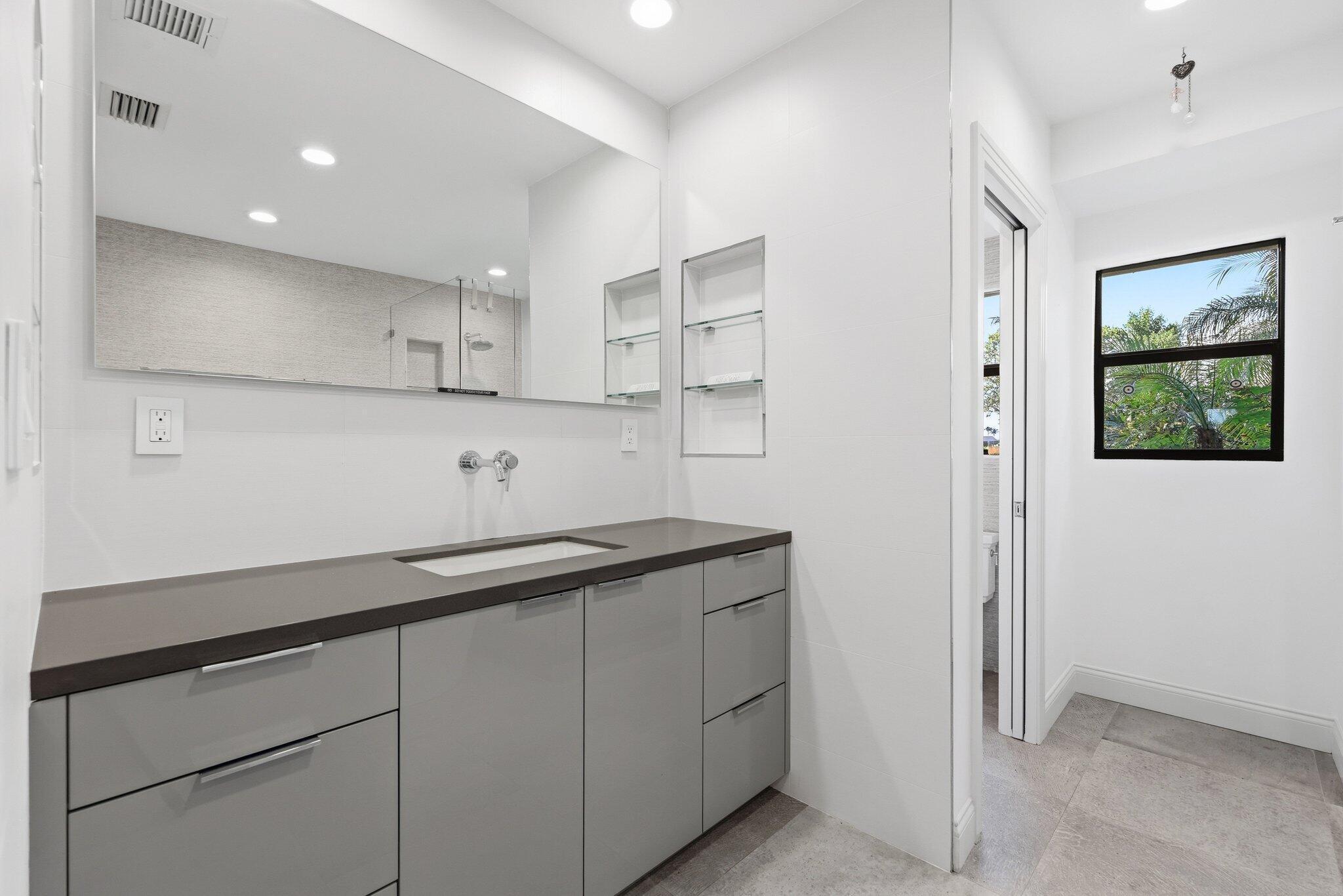 POLO ISLAND CONDO - Residential