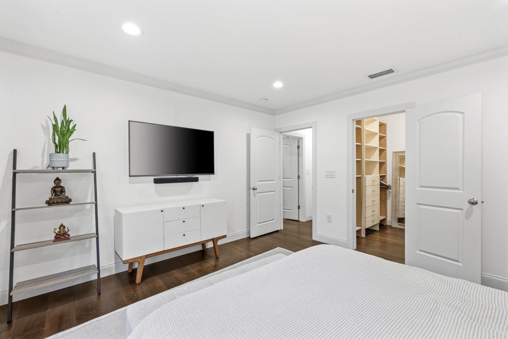 POLO ISLAND CONDO - Residential