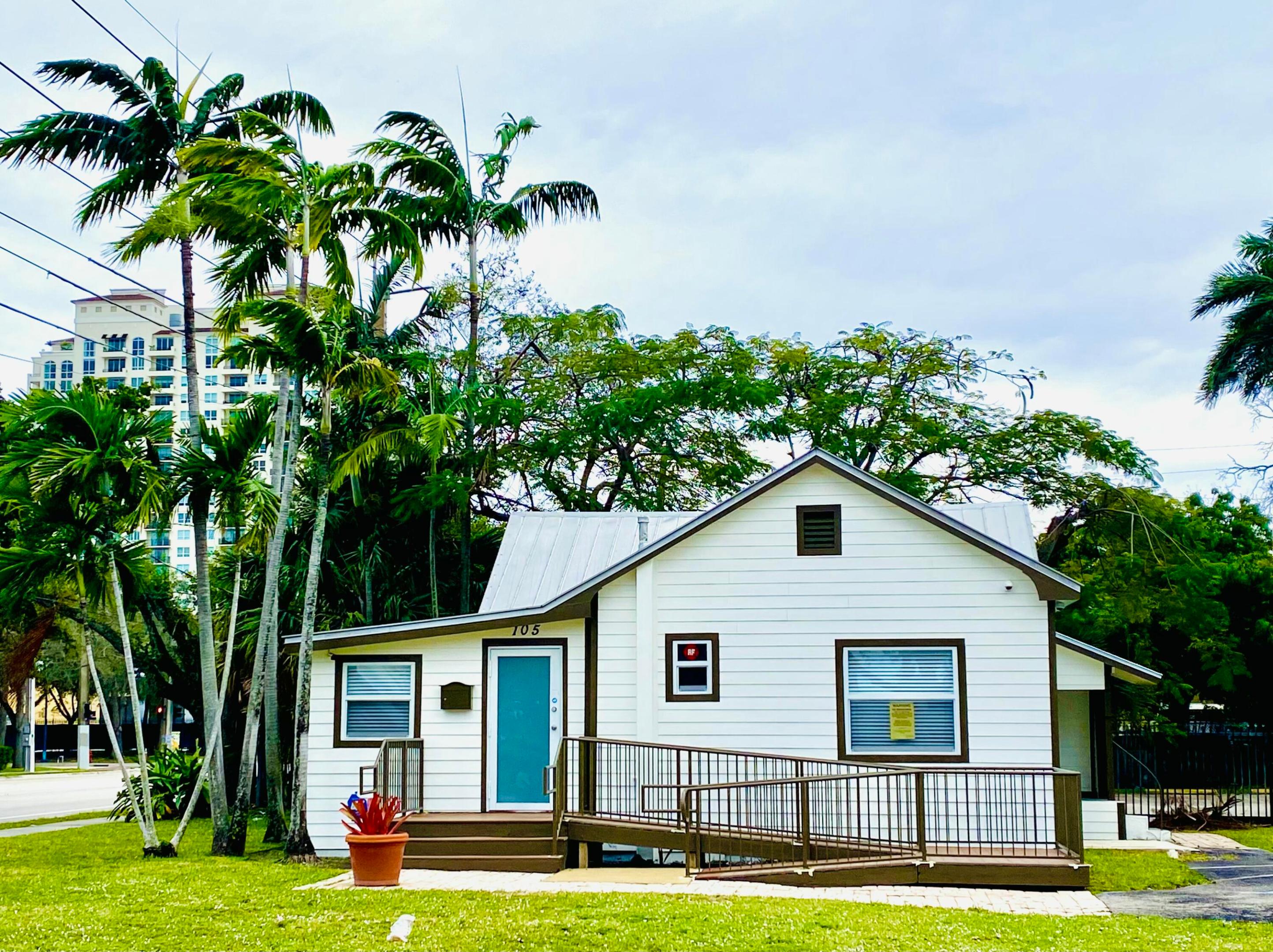 105 S Ave Of The Arts