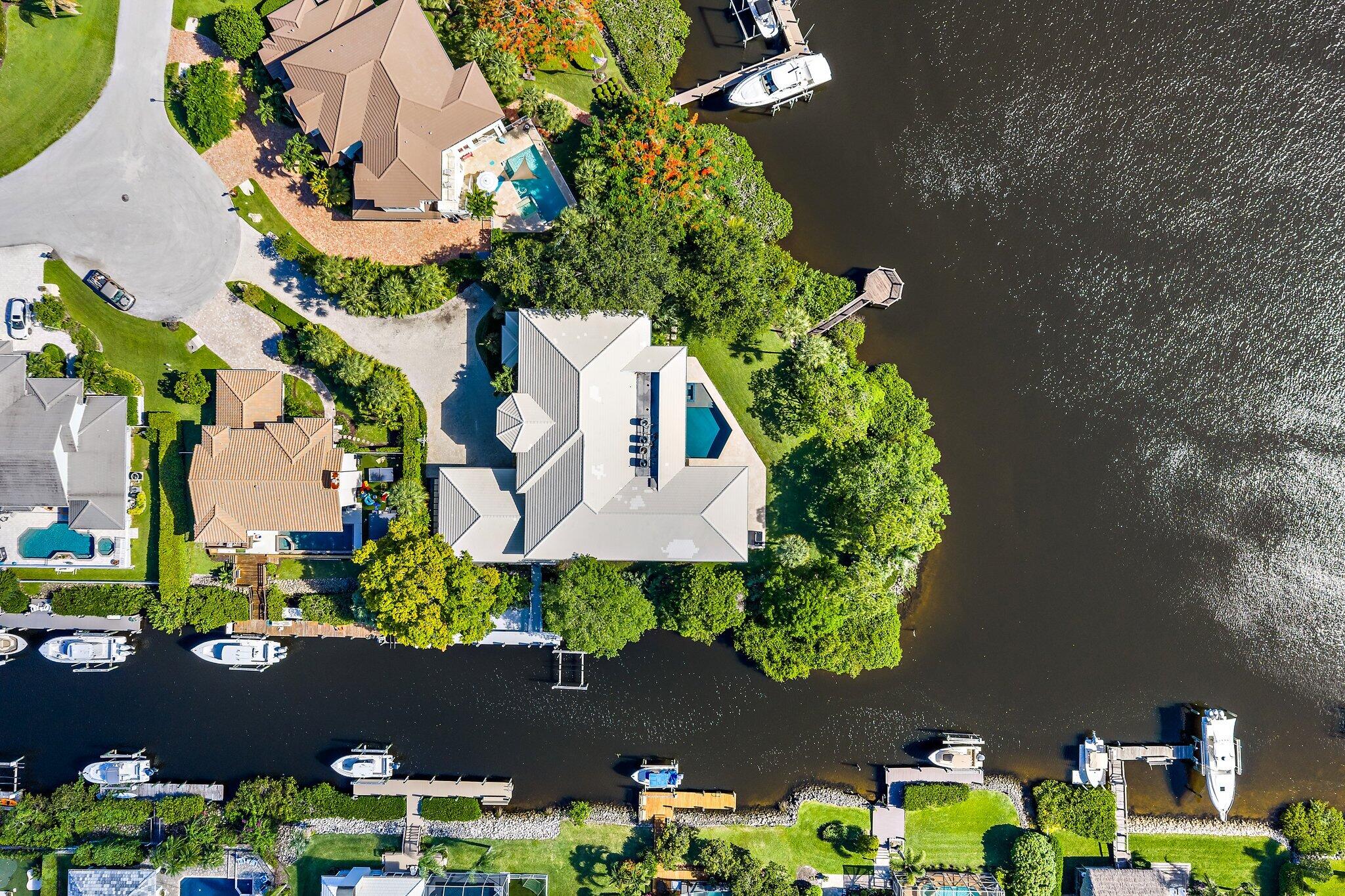 8818 SE Riverfront Terrace