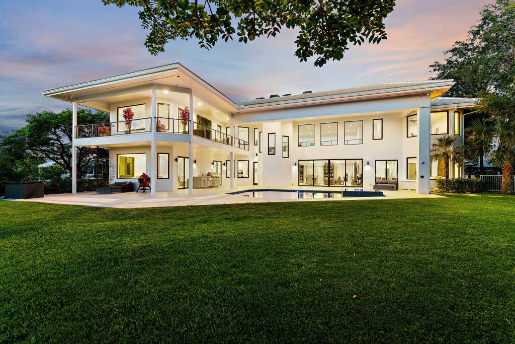 Photo of 8818 SE Riverfront Terrace, Jupiter, FL 33469 (MLS # B26038476)