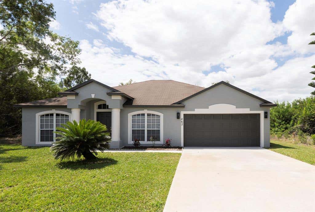 Photo of 462 SW College Park Road, Port Saint Lucie, FL 34953 (MLS # R10705532)