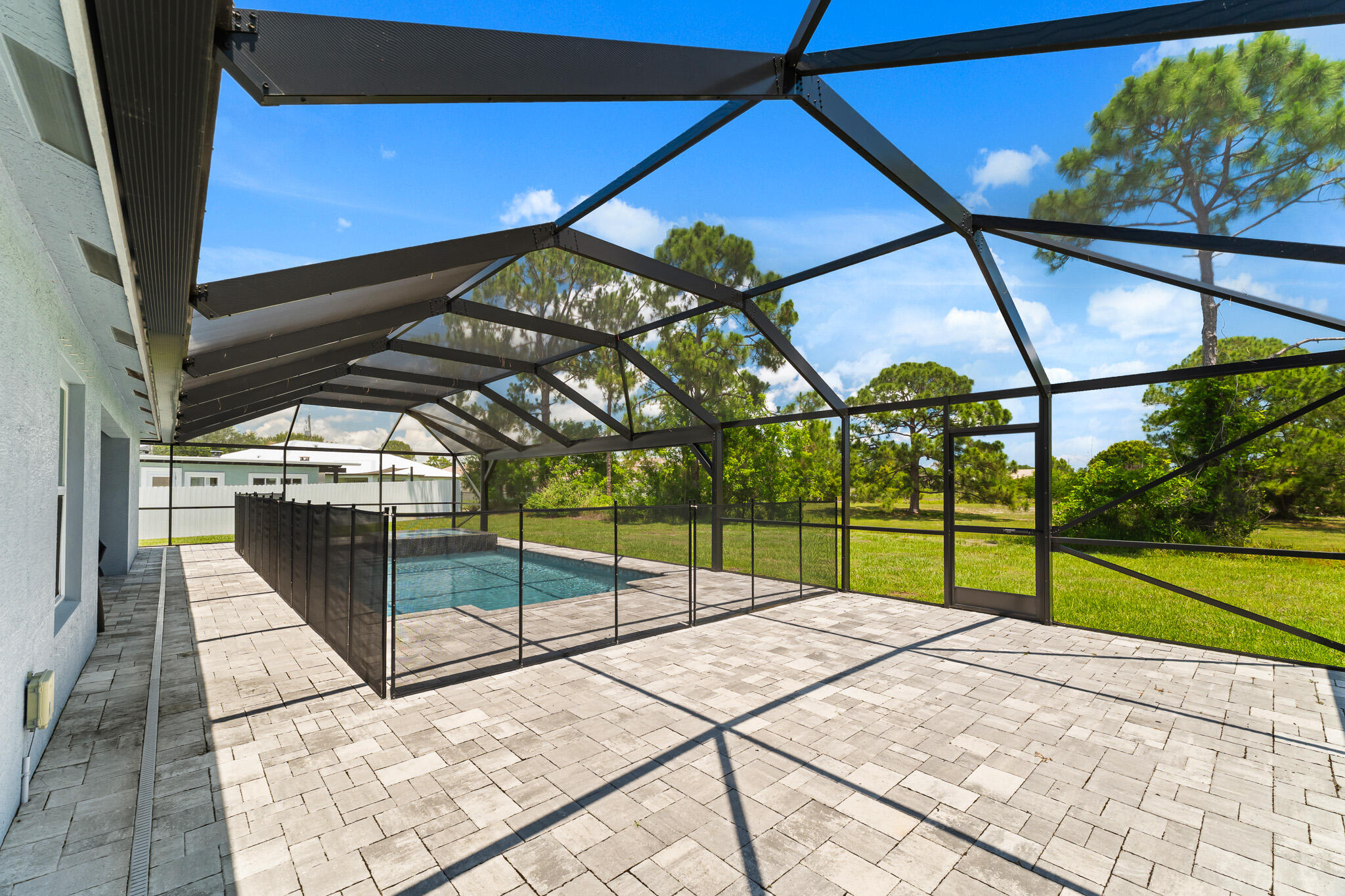 PORT ST LUCIE SECTION 46 1ST REPLAT - Residential