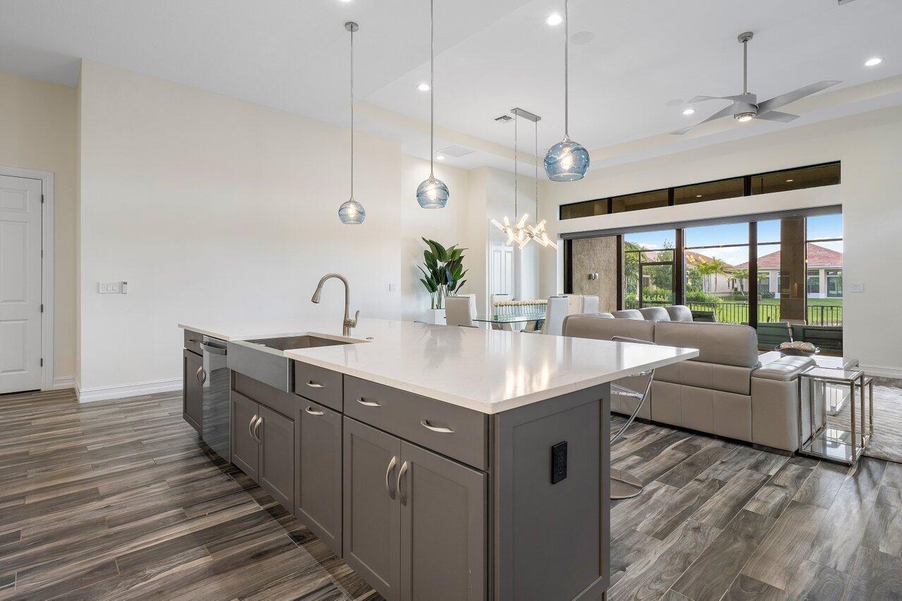 Four Seasons - Residential