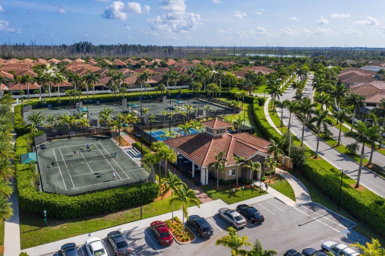 Four Seasons - Residential