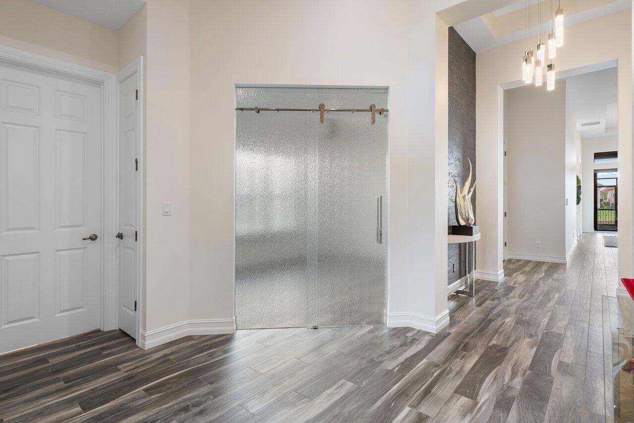 Four Seasons - Residential