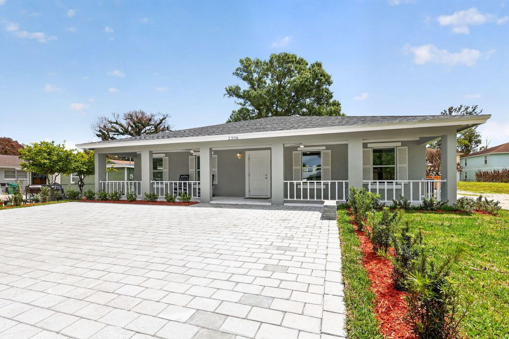 Photo of 2206 S 34th Street, Fort Pierce, FL 34947 (MLS # B26022612)