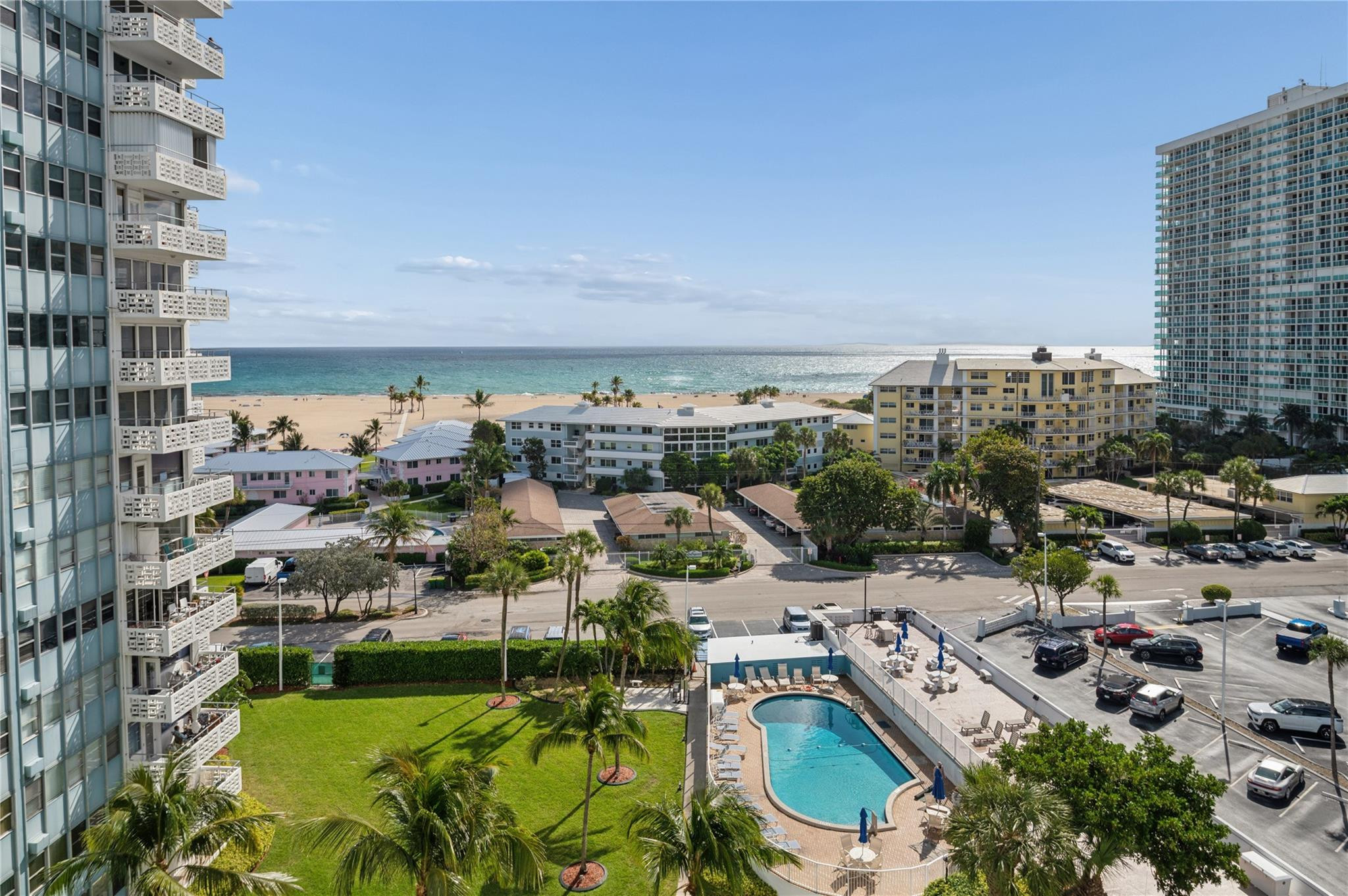 Breakwater Towers - Residential