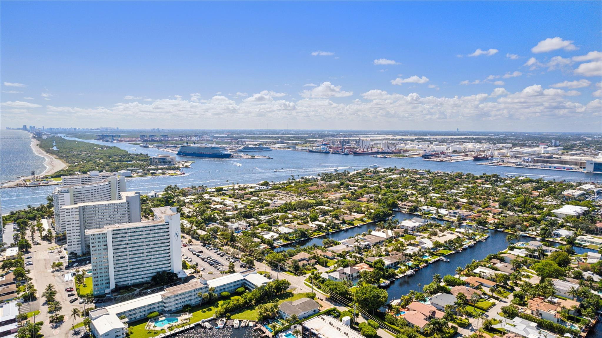 Breakwater Towers - Residential