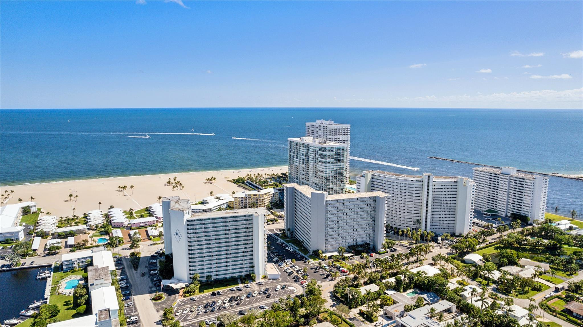 Breakwater Towers - Residential