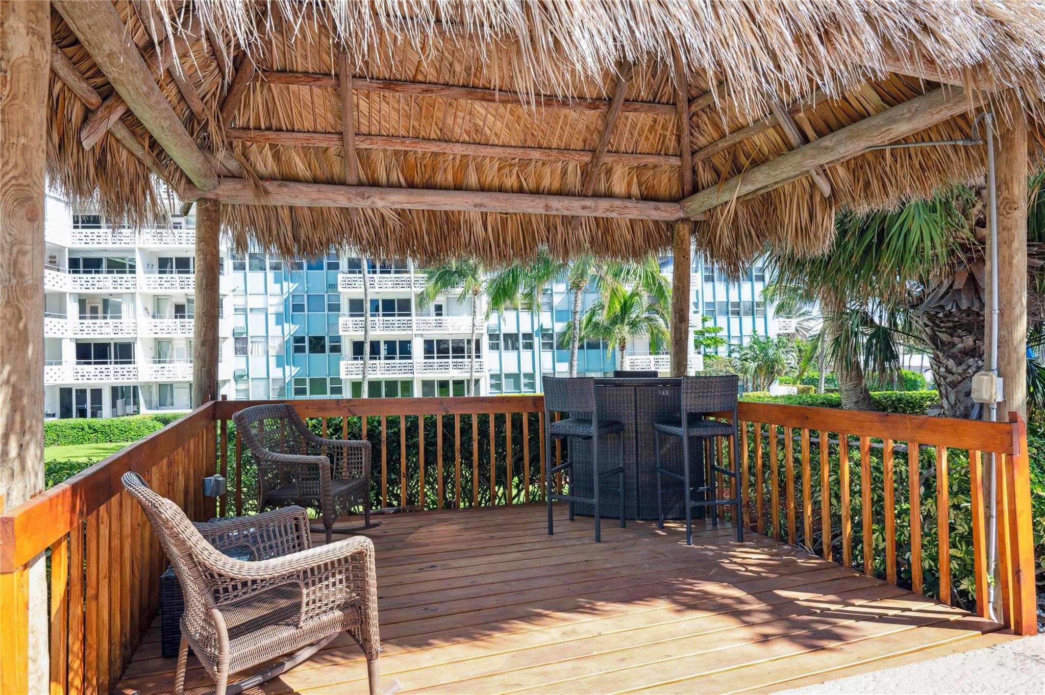 Breakwater Towers - Residential