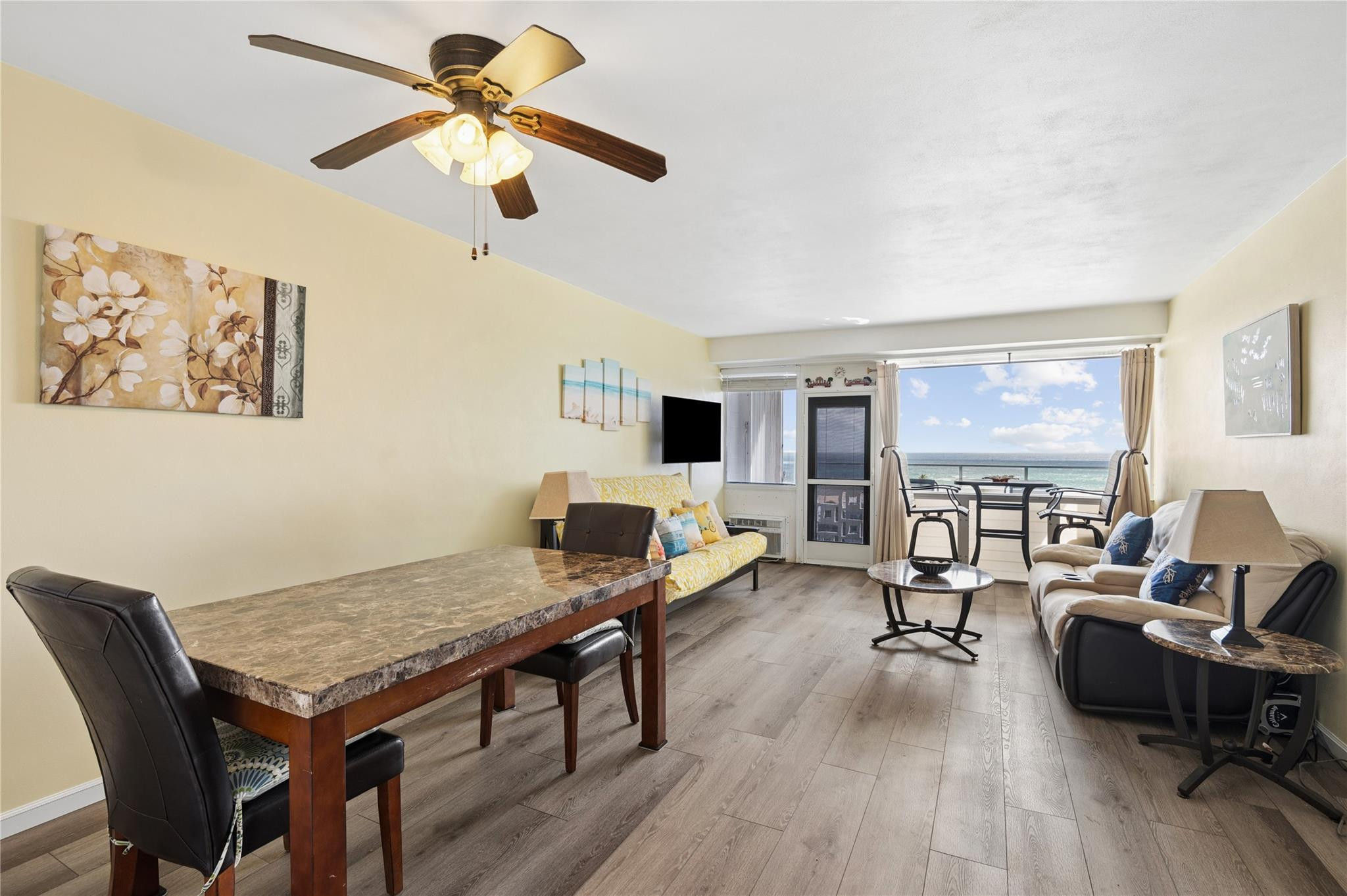 Breakwater Towers - Residential