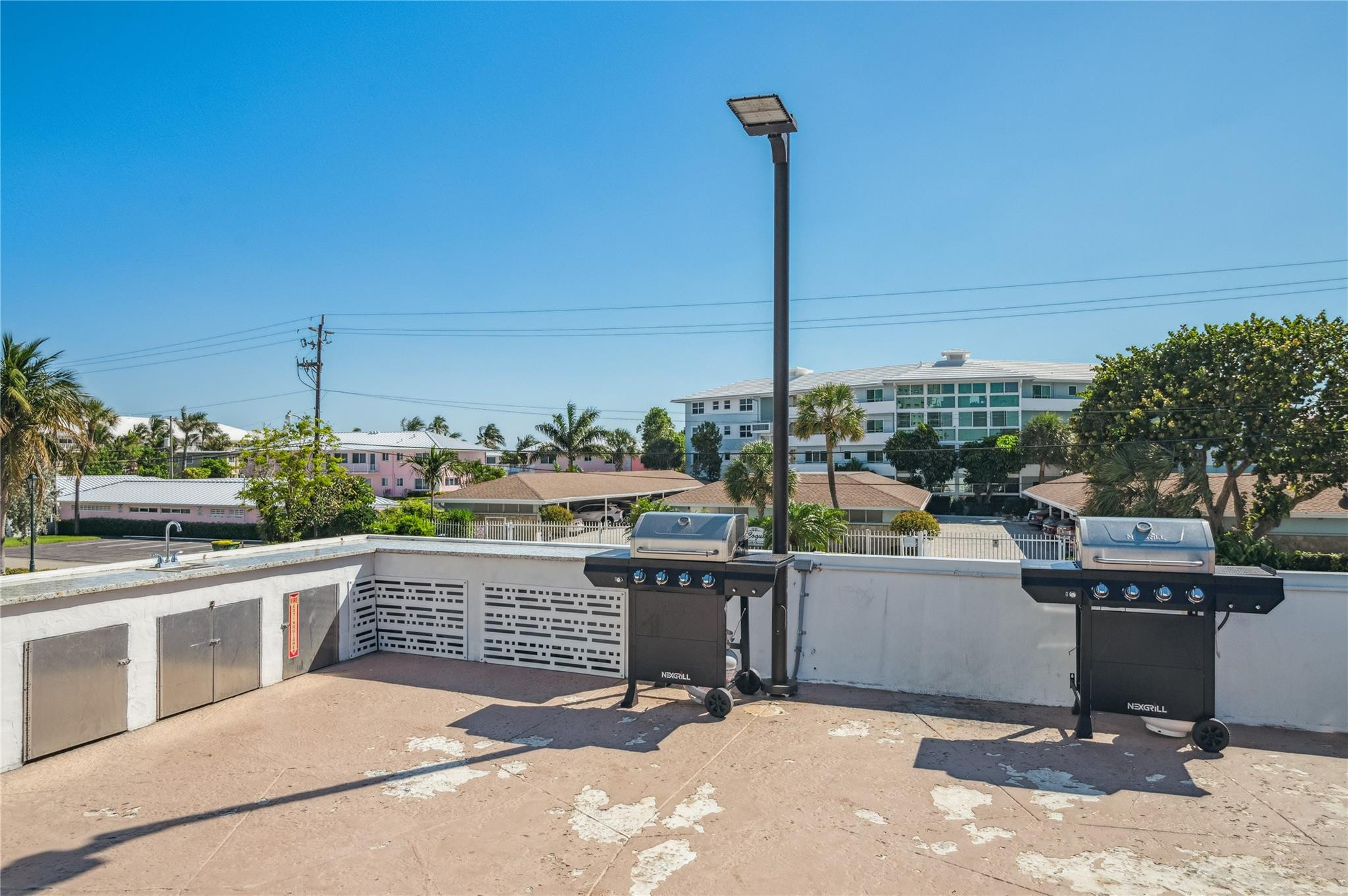 Breakwater Towers - Residential