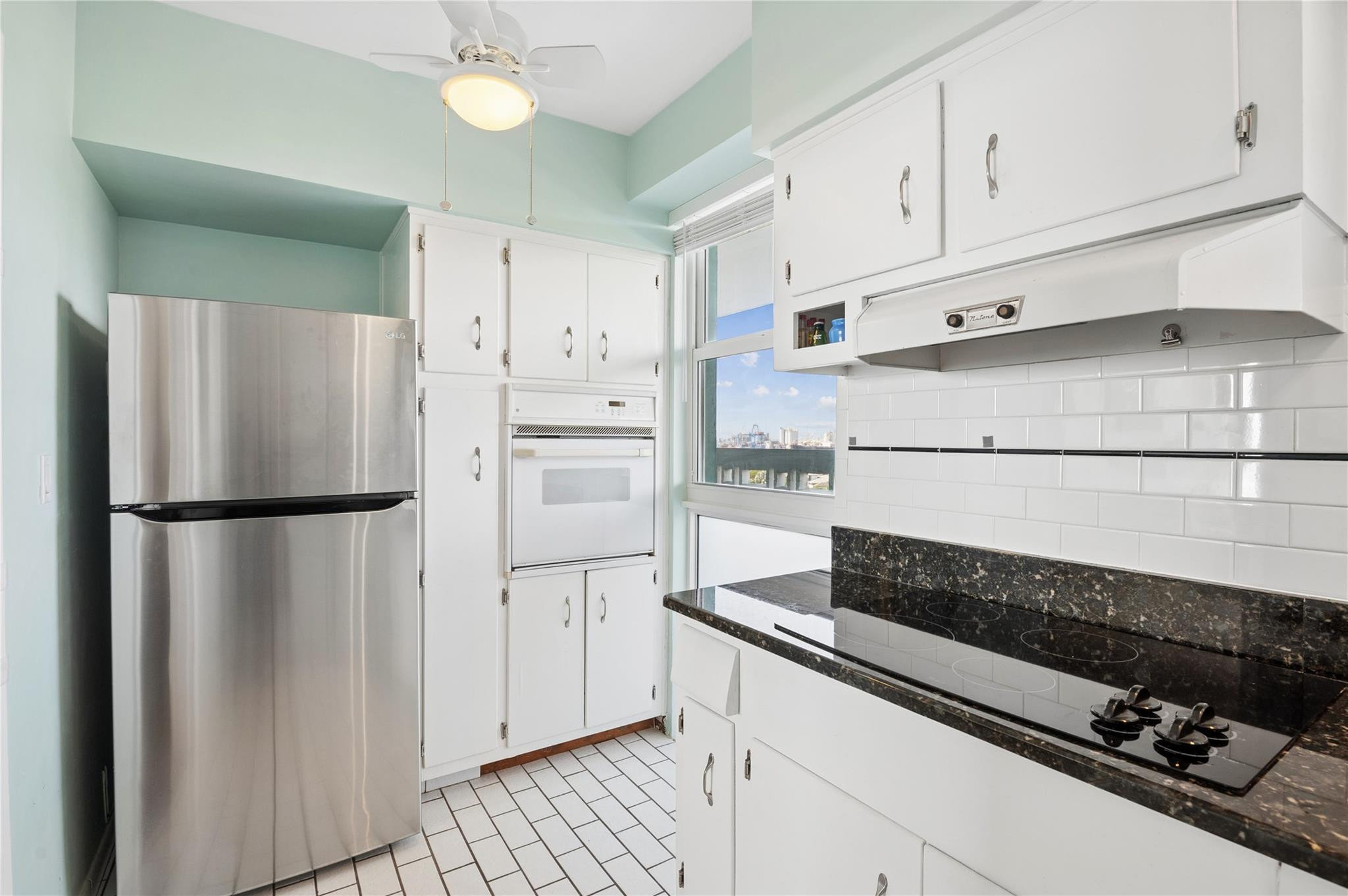 Breakwater Towers - Residential