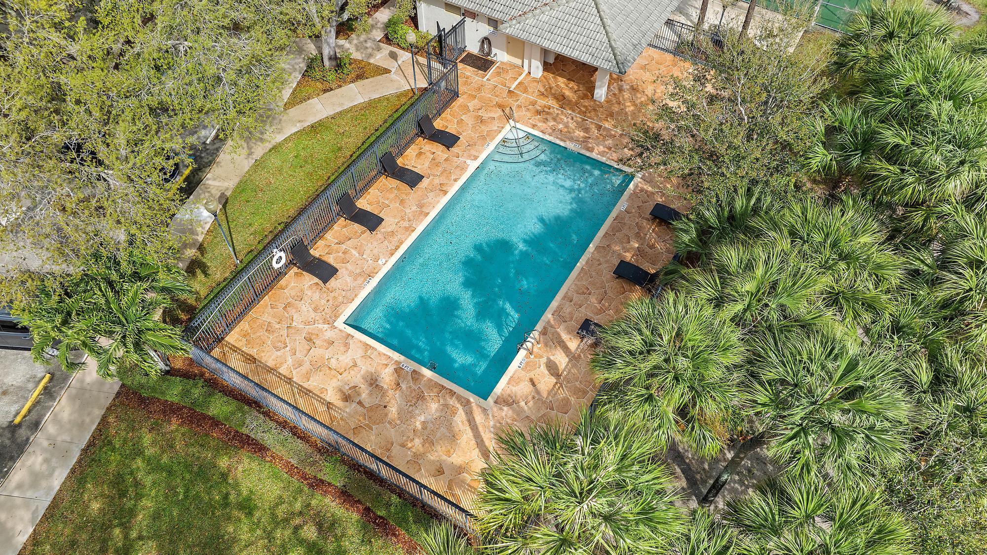 WESTWOOD LAKES 4 WESTWOOD GARDENS - Residential