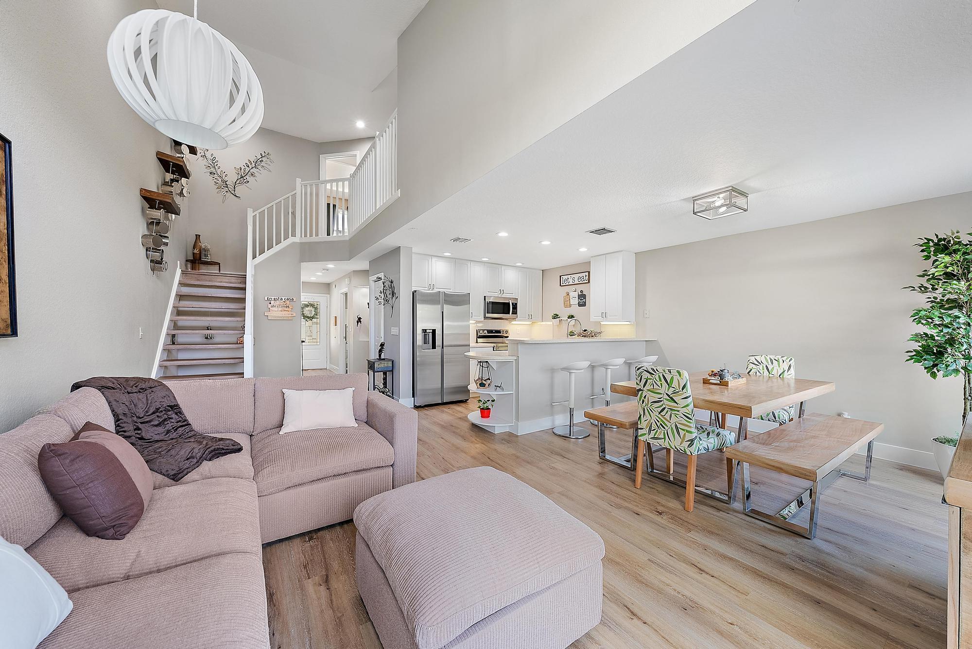 WESTWOOD LAKES 4 WESTWOOD GARDENS - Residential