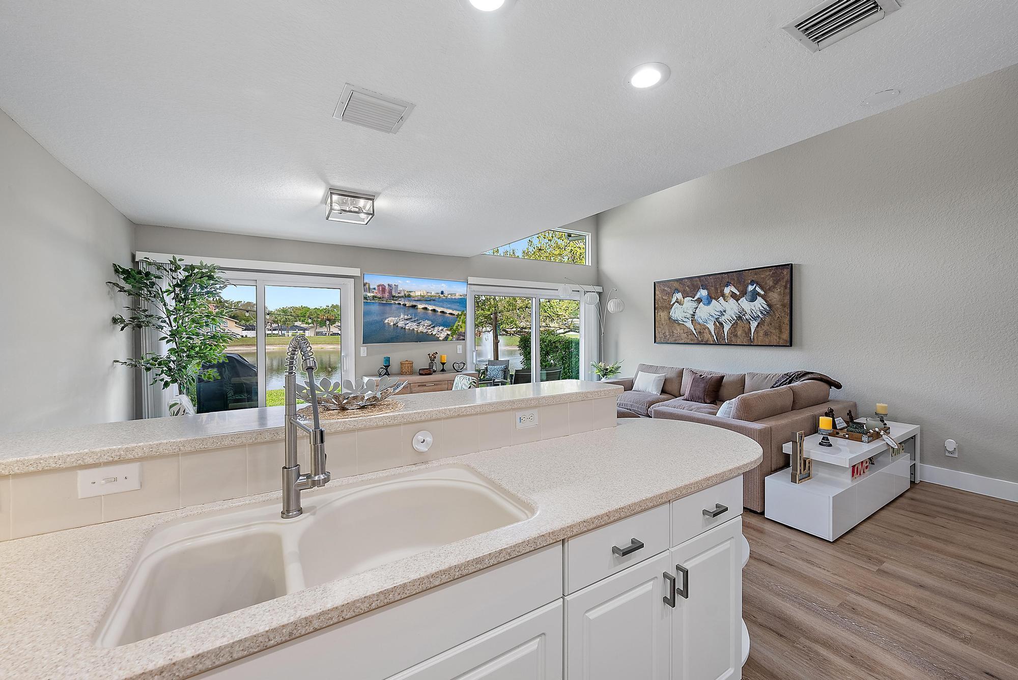 WESTWOOD LAKES 4 WESTWOOD GARDENS - Residential