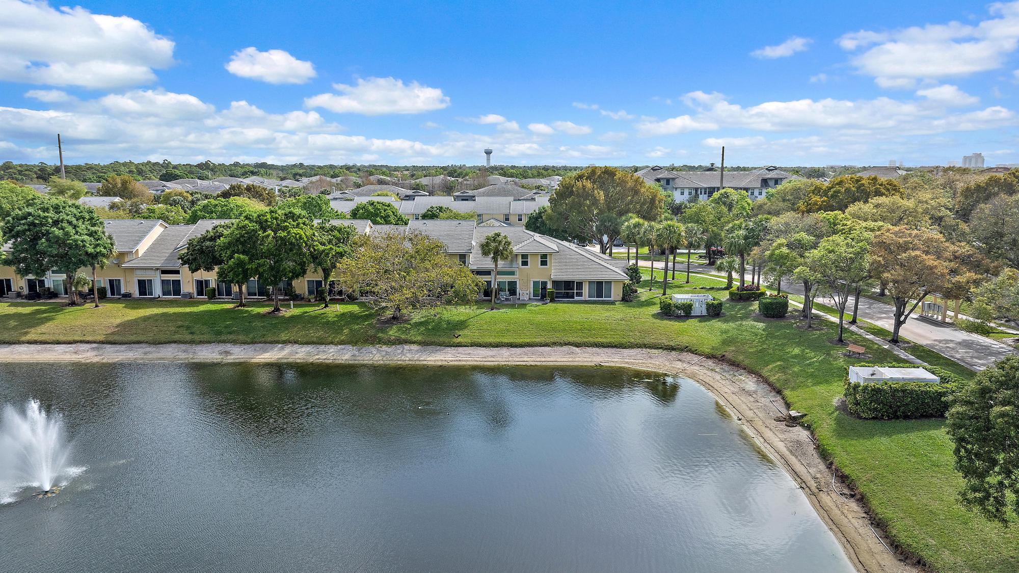 WESTWOOD LAKES 4 WESTWOOD GARDENS - Residential