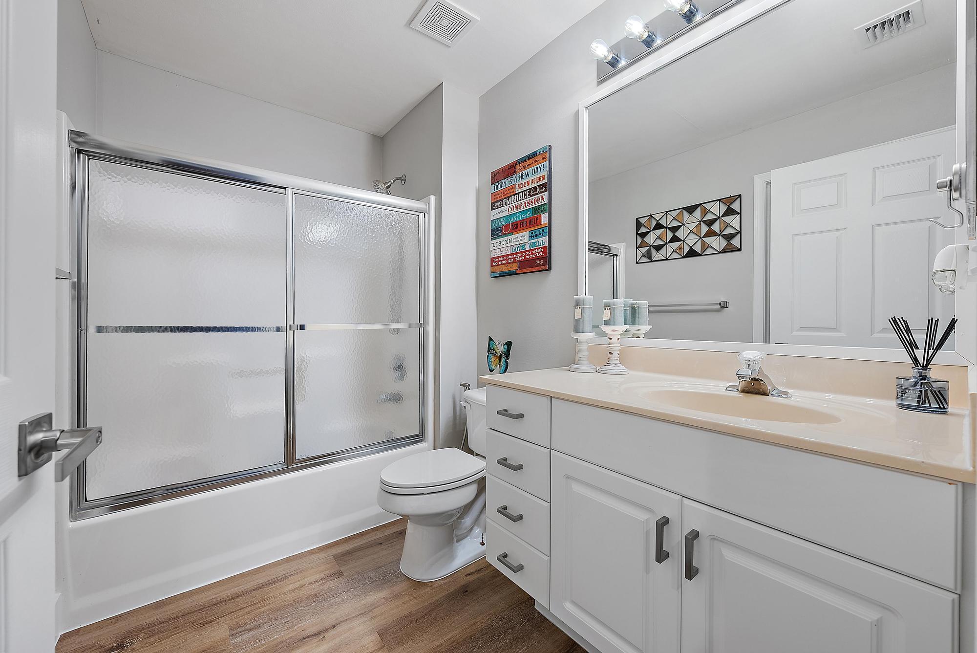 WESTWOOD LAKES 4 WESTWOOD GARDENS - Residential