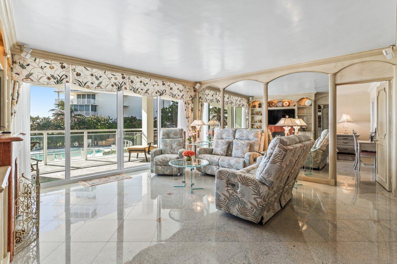 HAMILTON HOUSE CONDO - Residential