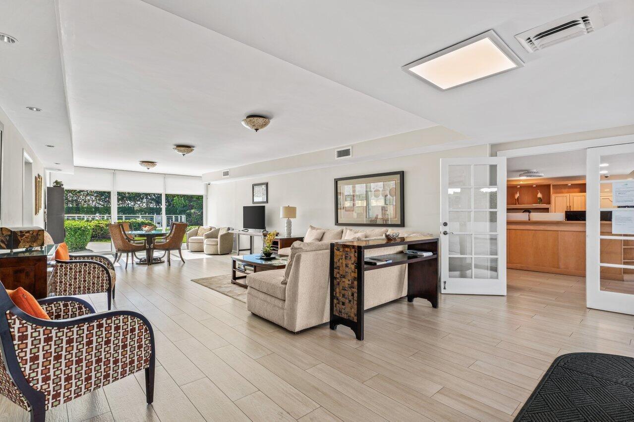 HAMILTON HOUSE CONDO - Residential