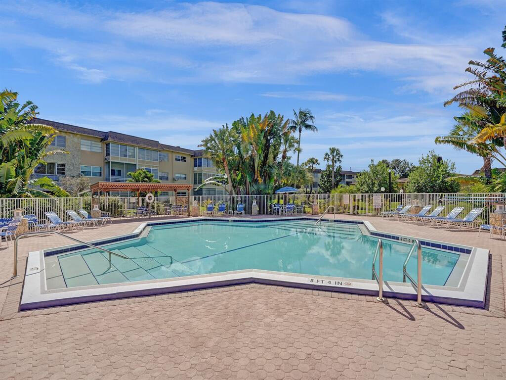 HAWAIIAN GARDENS - Residential