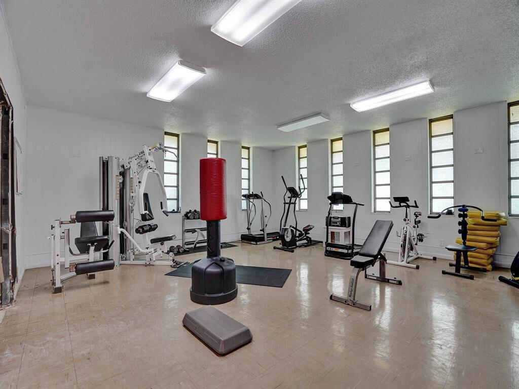 HAWAIIAN GARDENS - Residential