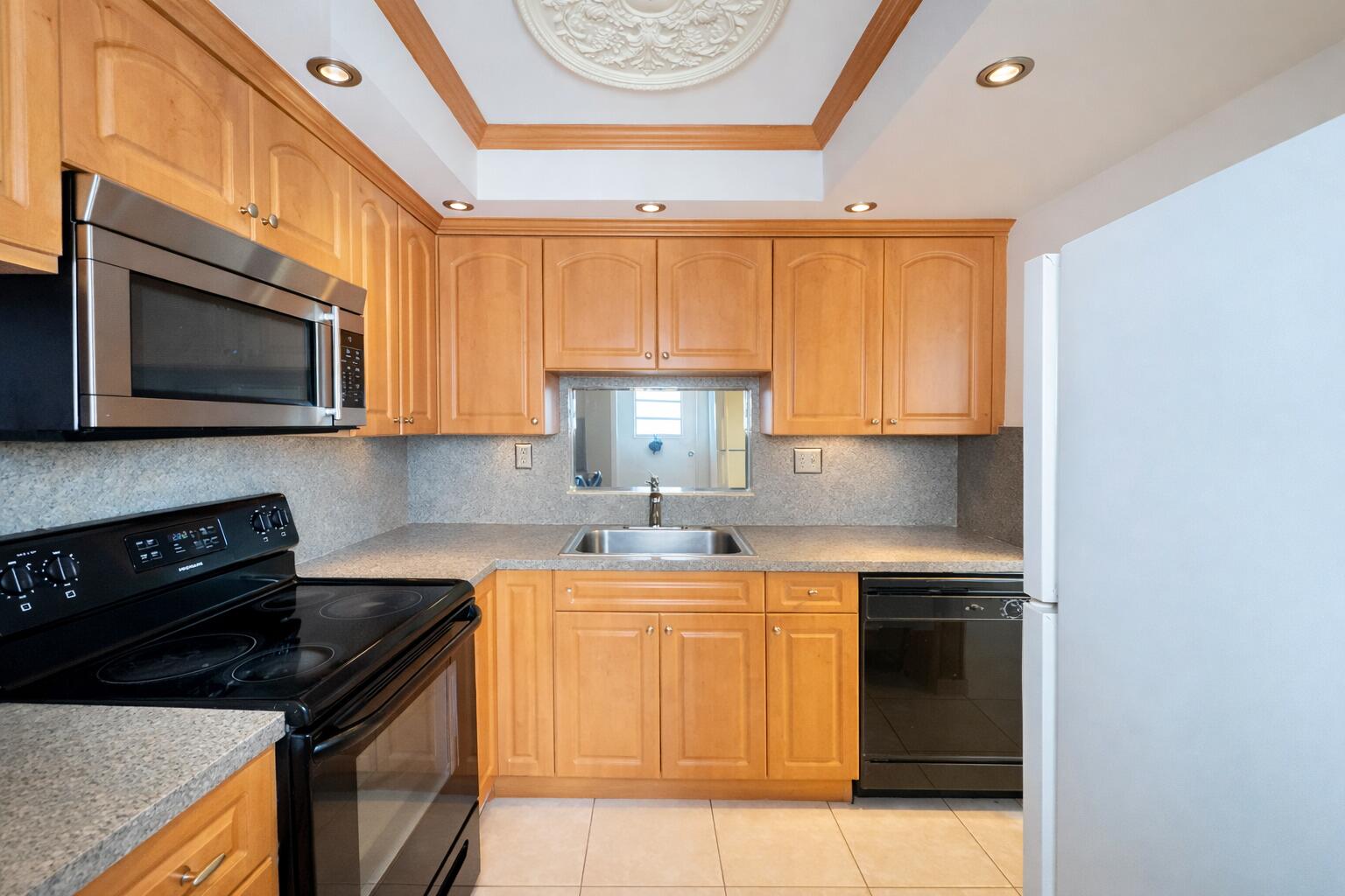 HAWAIIAN GARDENS - Residential