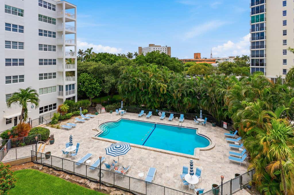 Photo of 1000 Lowry Street #4F, Delray Beach, FL 33483 (MLS # B26061386)