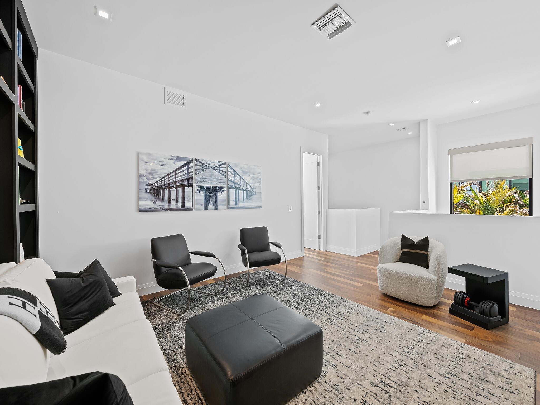 KENMONT FIRST ADD - Residential