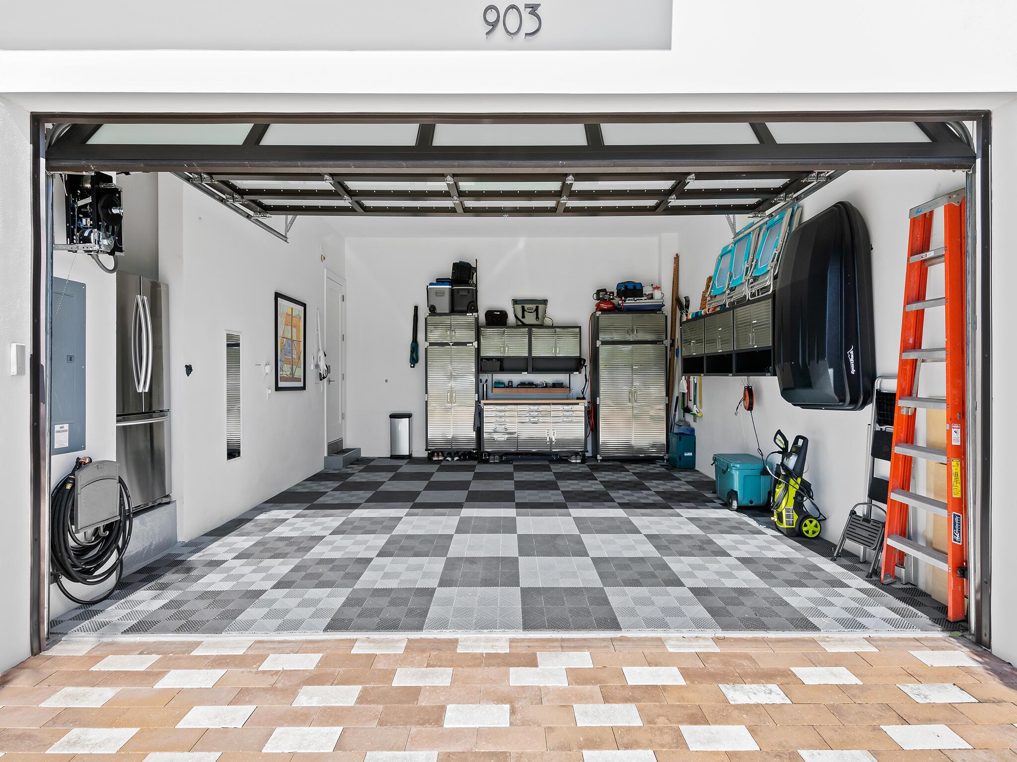 KENMONT FIRST ADD - Residential