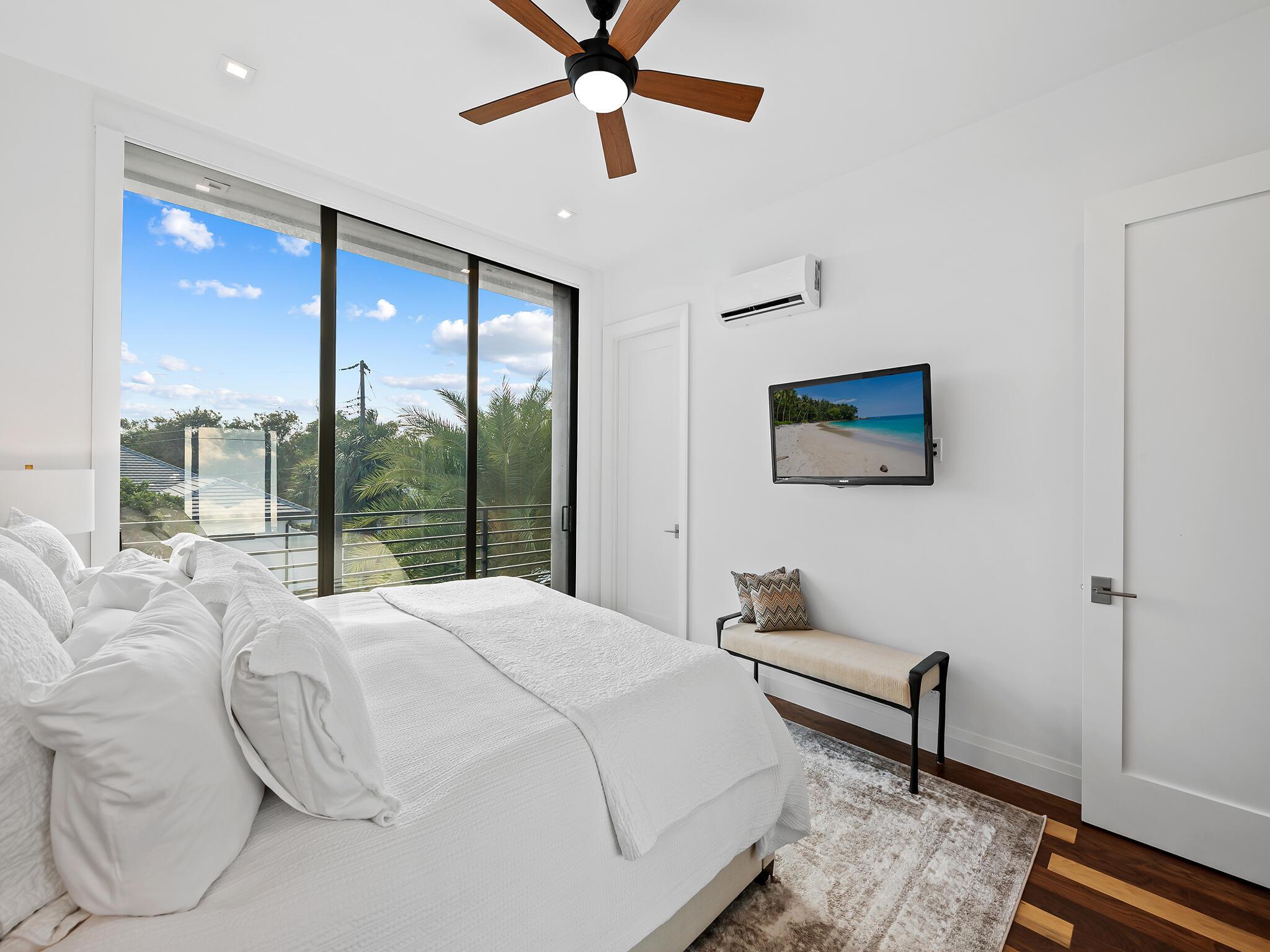 KENMONT FIRST ADD - Residential