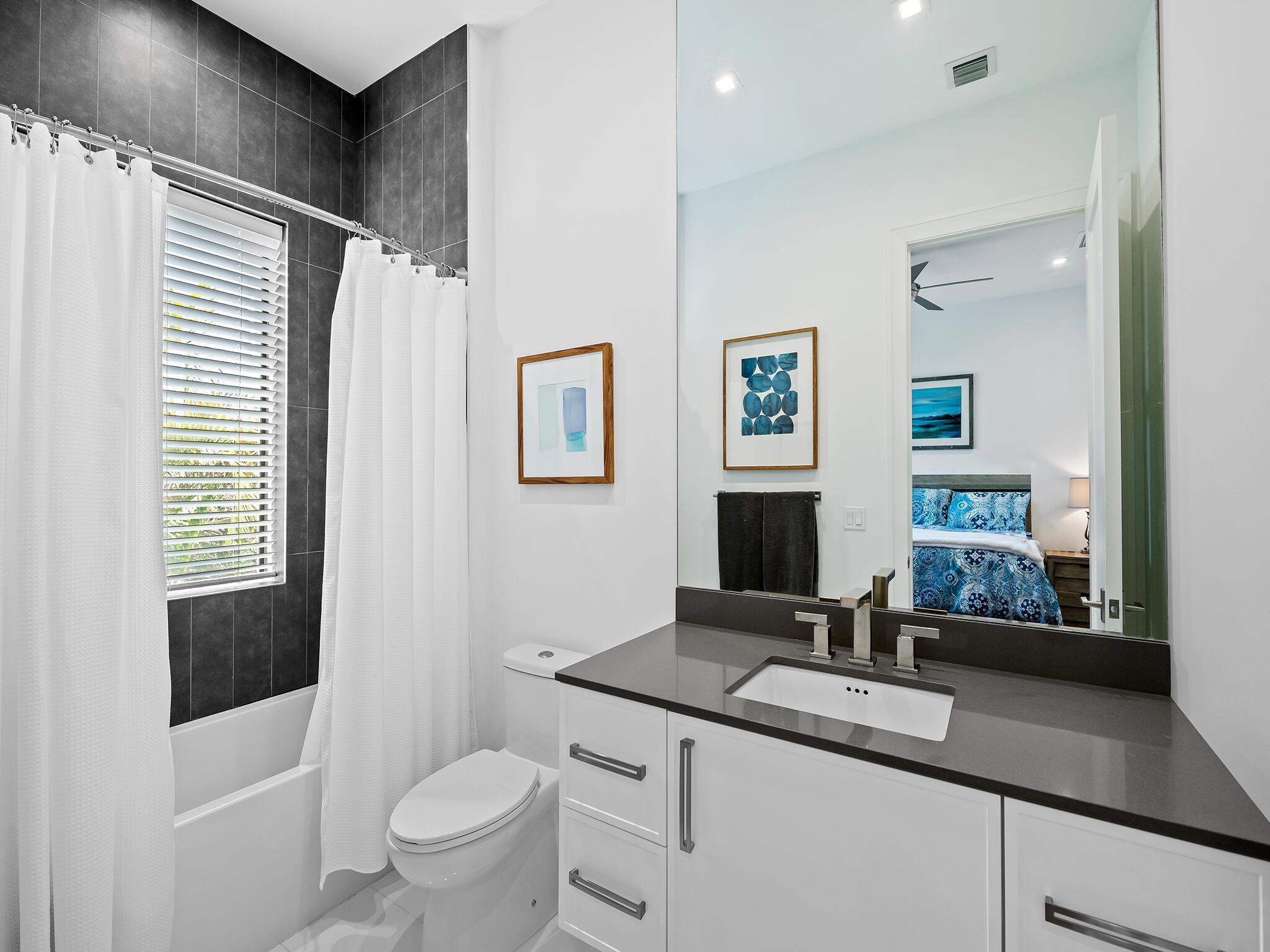 KENMONT FIRST ADD - Residential