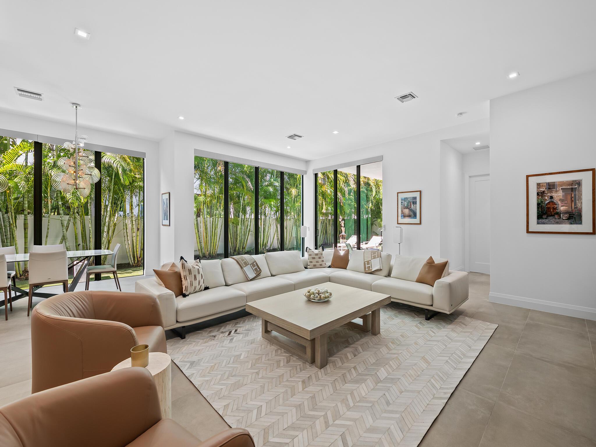 KENMONT FIRST ADD - Residential